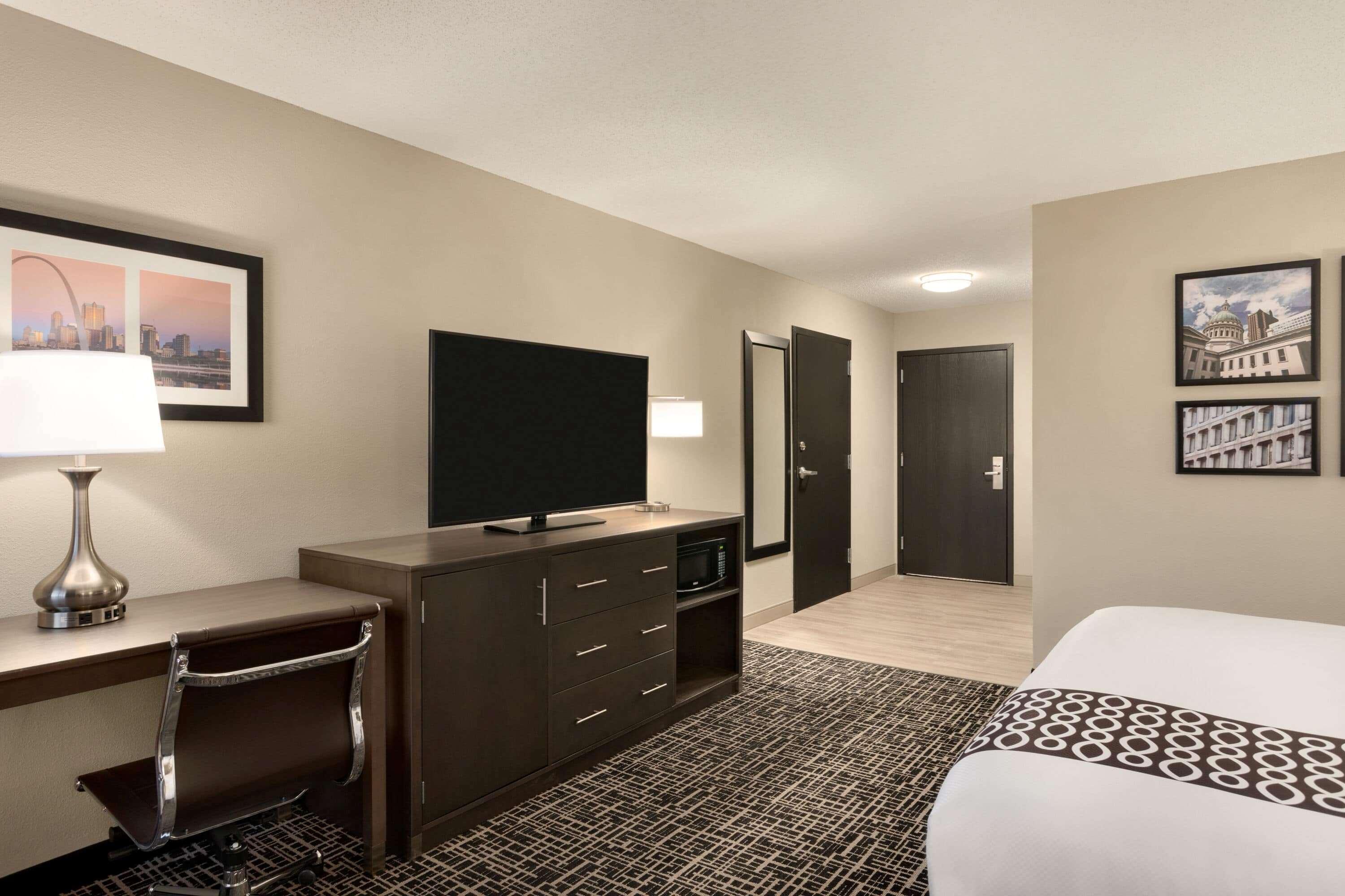 La Quinta Inn & Suites By Wyndham St Louis Route 66 Windsor Springs Exteriör bild