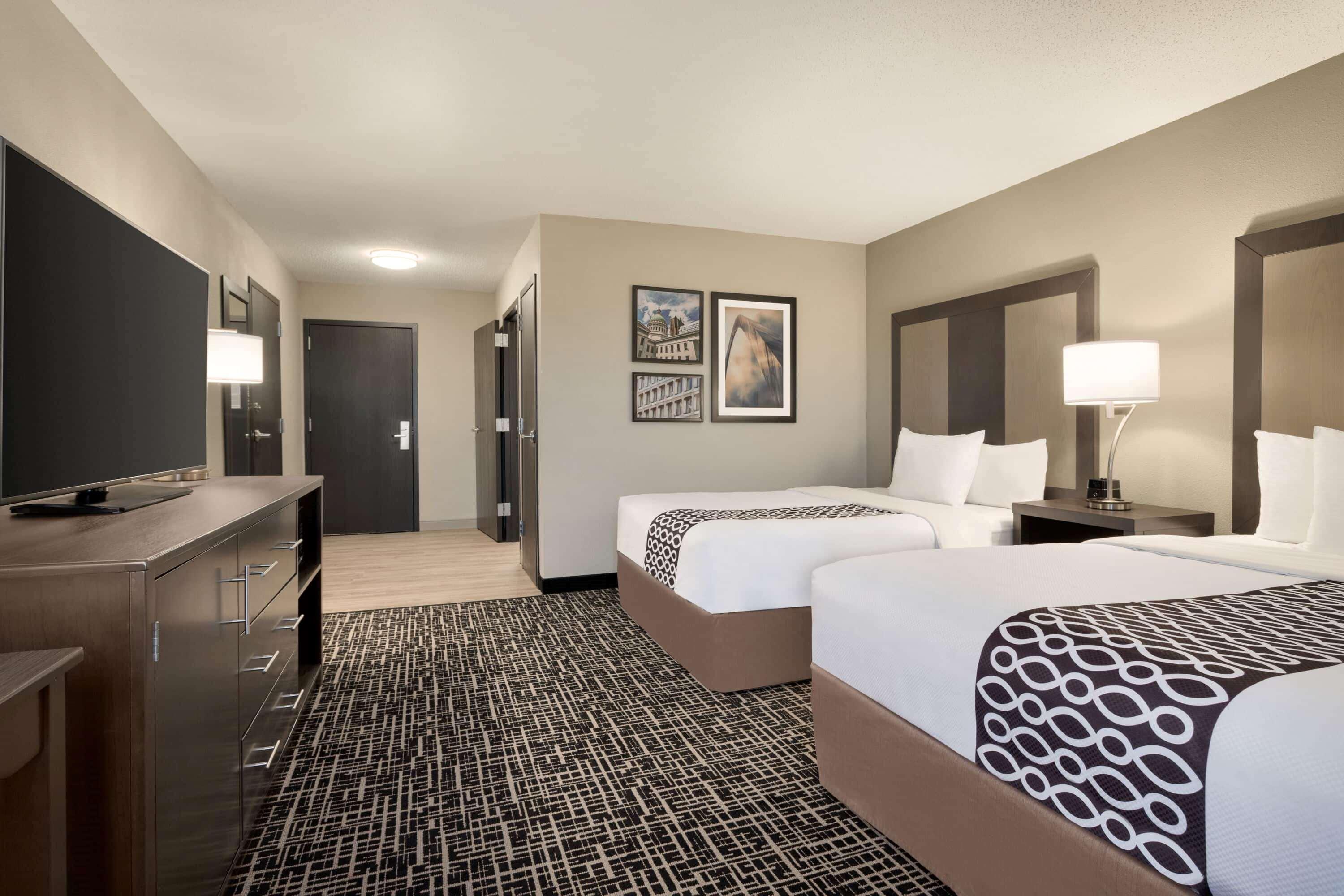 La Quinta Inn & Suites By Wyndham St Louis Route 66 Windsor Springs Exteriör bild