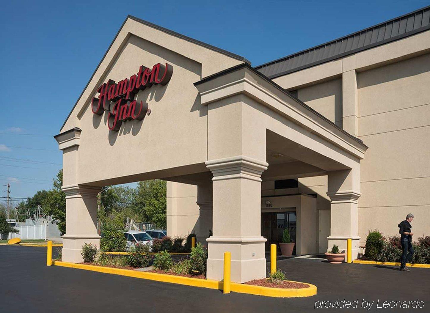 La Quinta Inn & Suites By Wyndham St Louis Route 66 Windsor Springs Exteriör bild